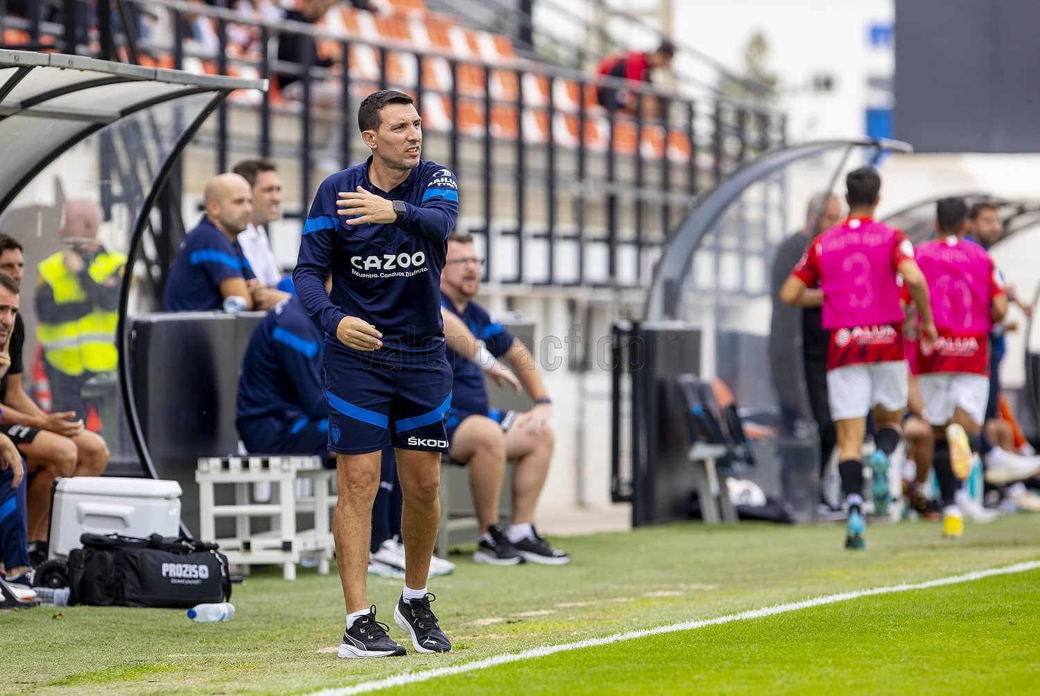 Raúl Pérez, segundo de Angulo en el VCF Mestalla