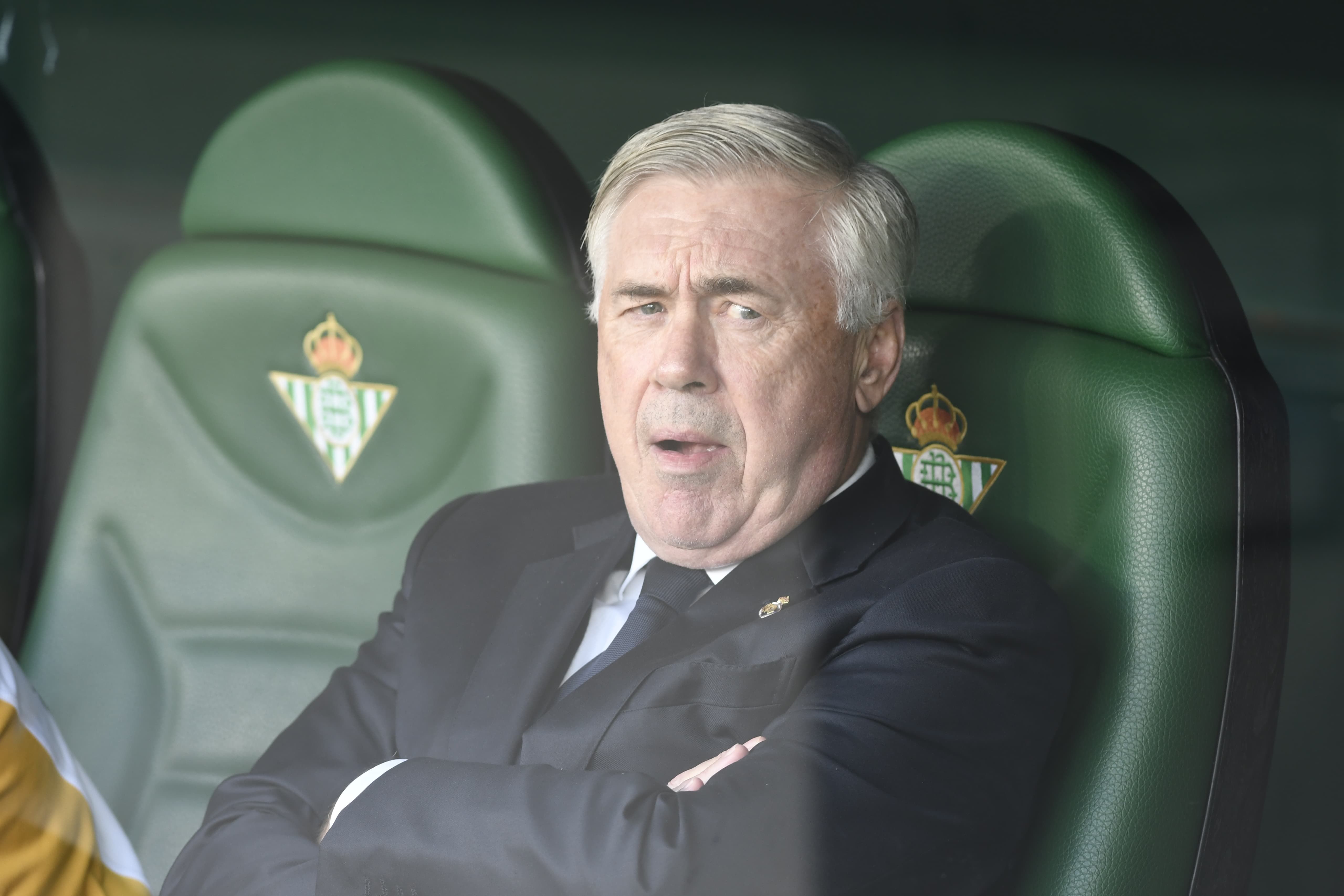  Carlo Ancelotti, en el banquillo antes del Betis-Real Madrid.