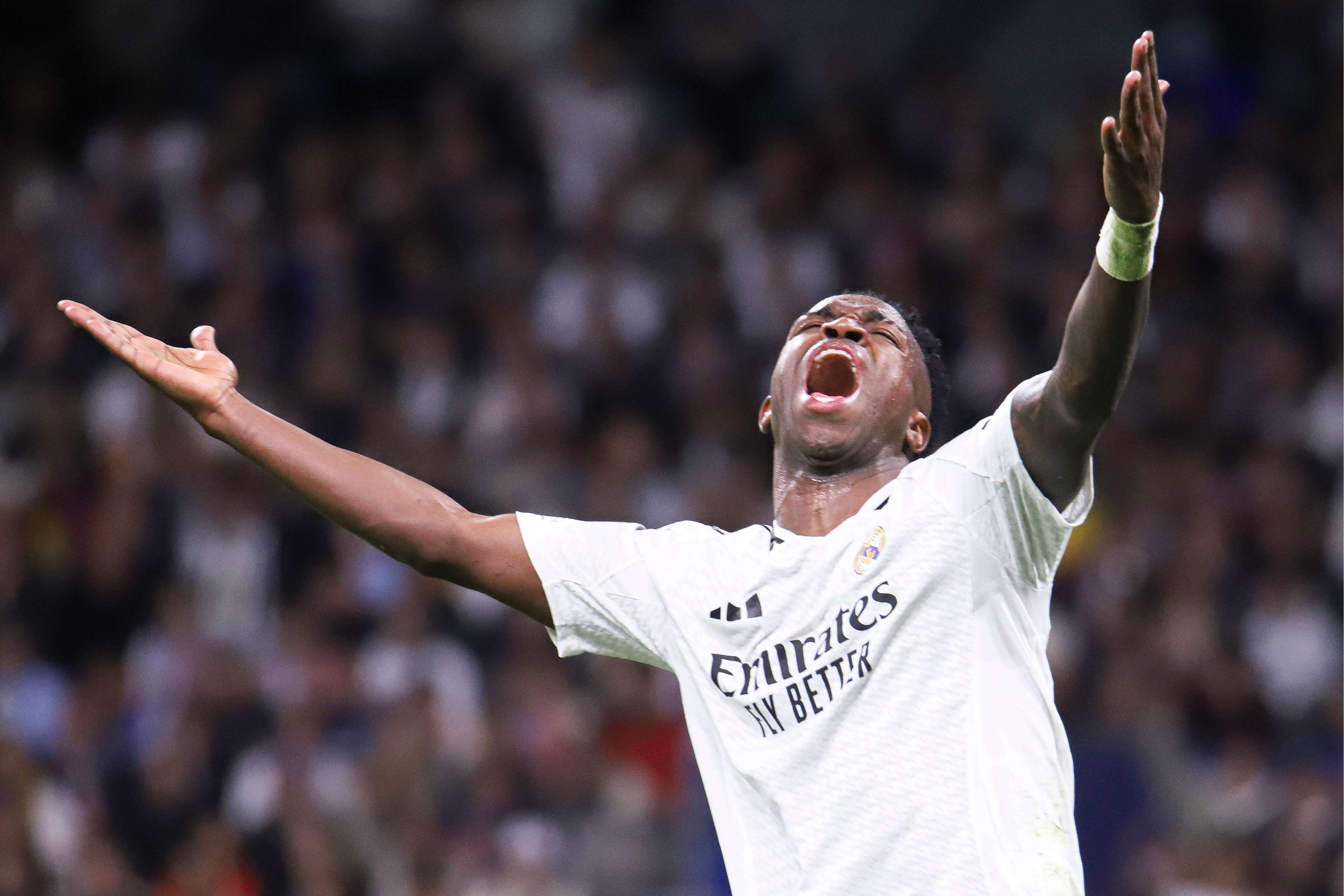 Vinicius se lamenta durante el Real Madrid-Arsenal.