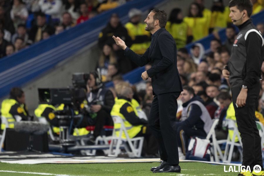  Rubén Baraja, en el Real Madrid - Valencia.