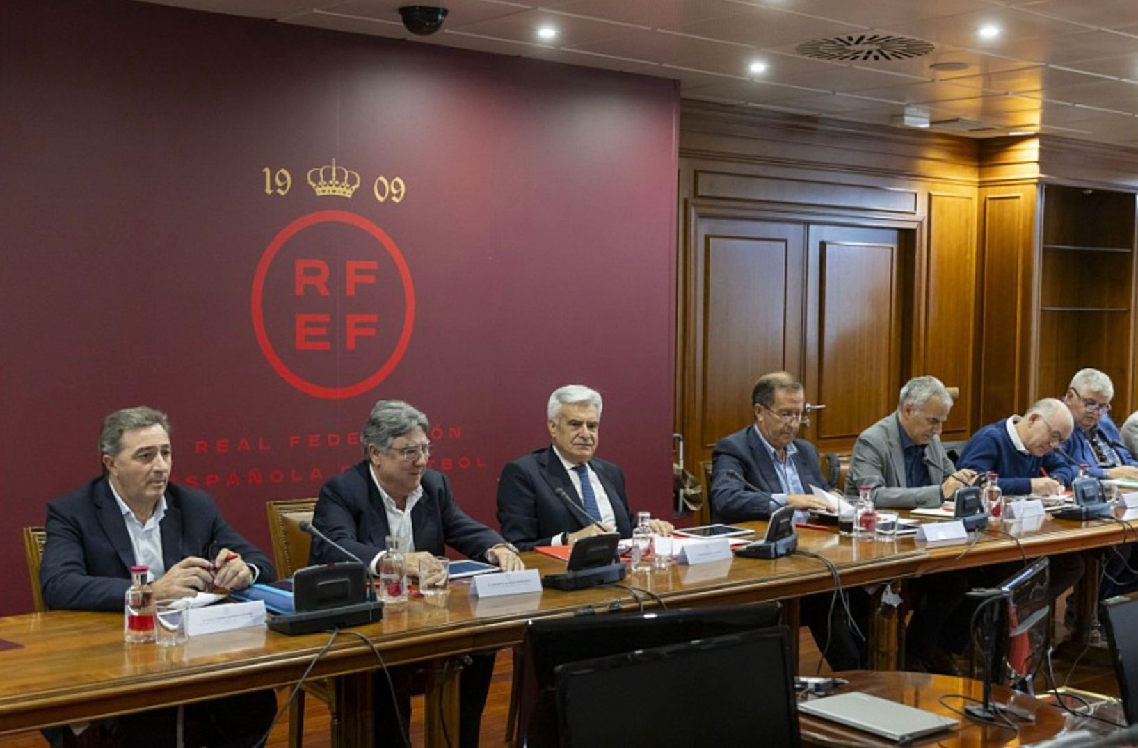  Reunión de la RFEF en la que se habló del Mundial 2030. Cuentan con el Nou Mestalla como sede