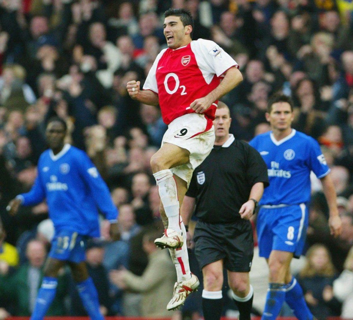  Reyes celebra su primer gol con el Arsenal.