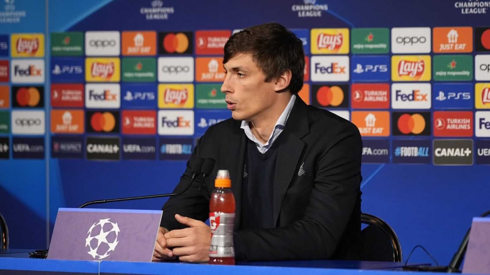  Robin Le Normand en la rueda de prensa previa al PSG.