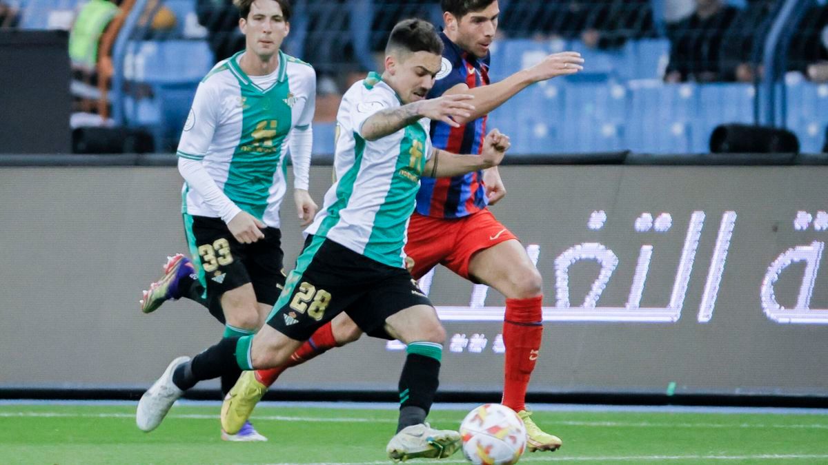  Rodri, ante el FC Barcelona