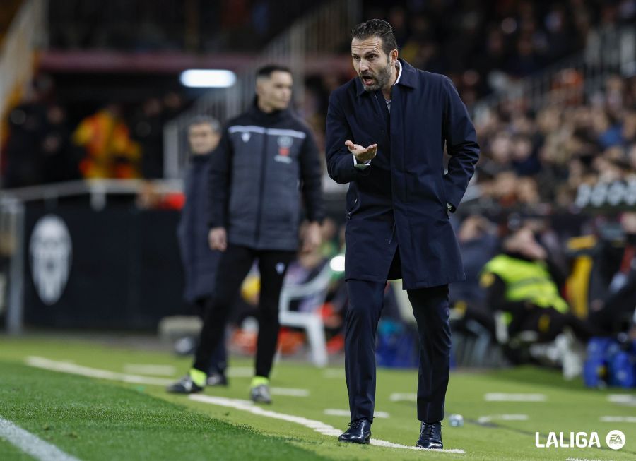  Rubén Baraja, ante el Athletic Club.