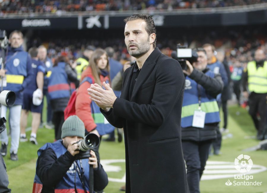  Rubén Baraja, antes del Valencia CF - Real Sociedad.