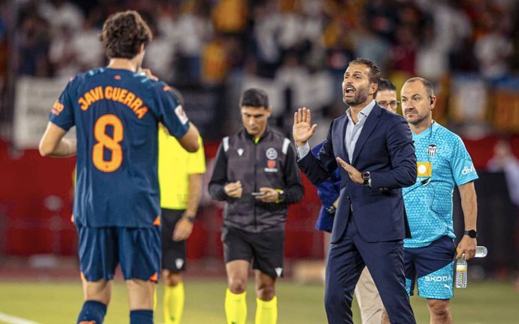  Rubén Baraja, en el Almería - Valencia CF.