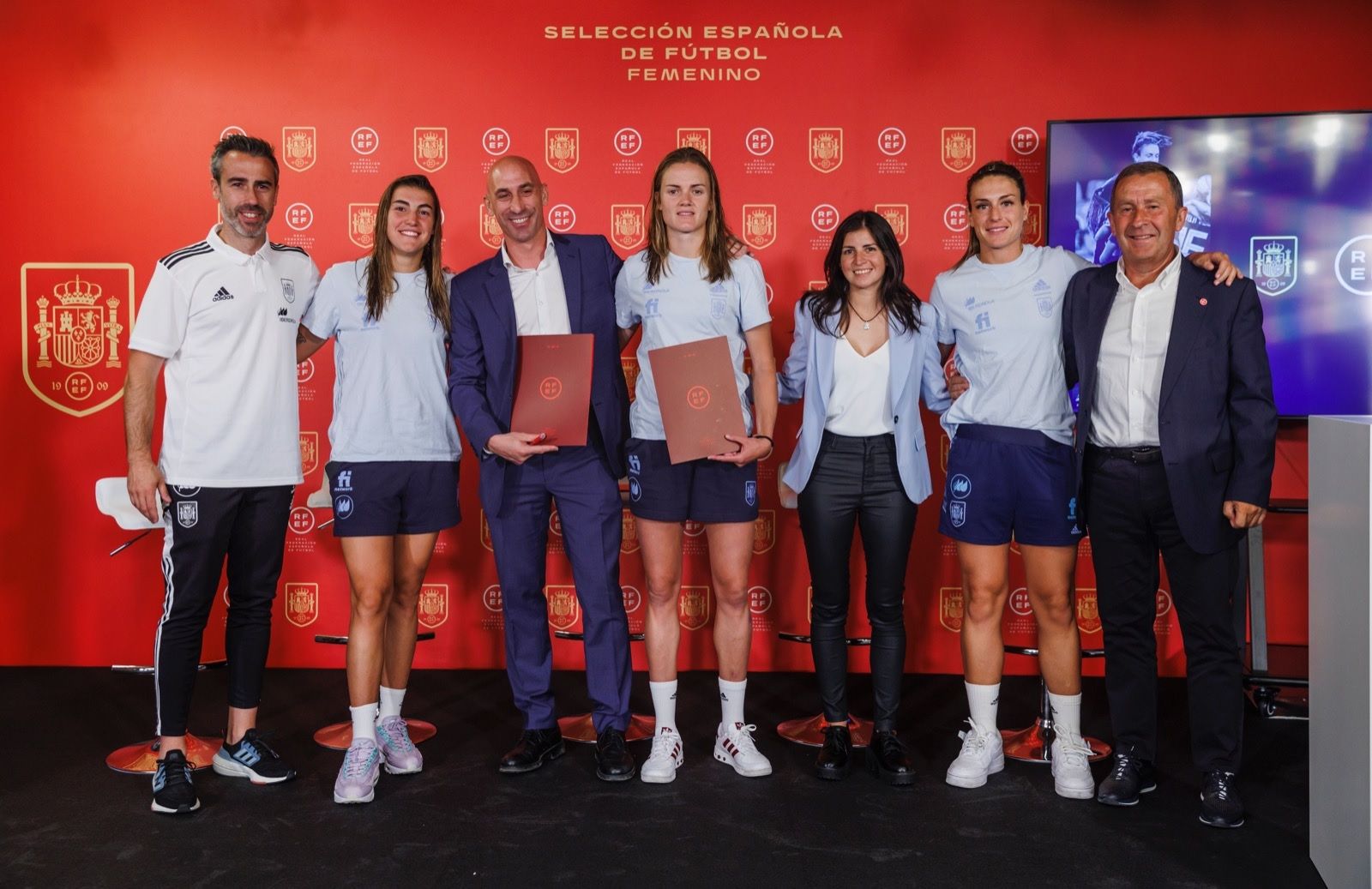  Rubiales, con Vilda y las capitales de la selección femenina.