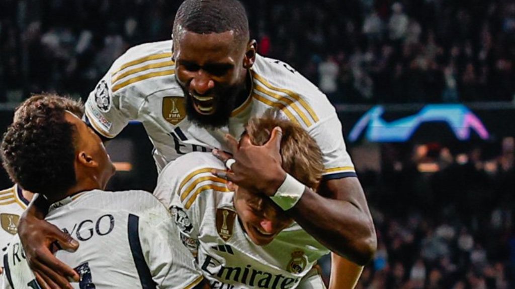 Así celebró Rüdiger el gol de Nico Paz.