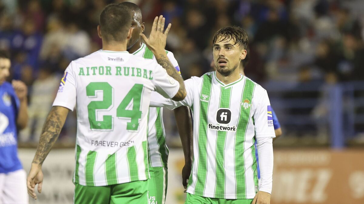 Rodri junto a Ruibal frente al Hernán Cortés