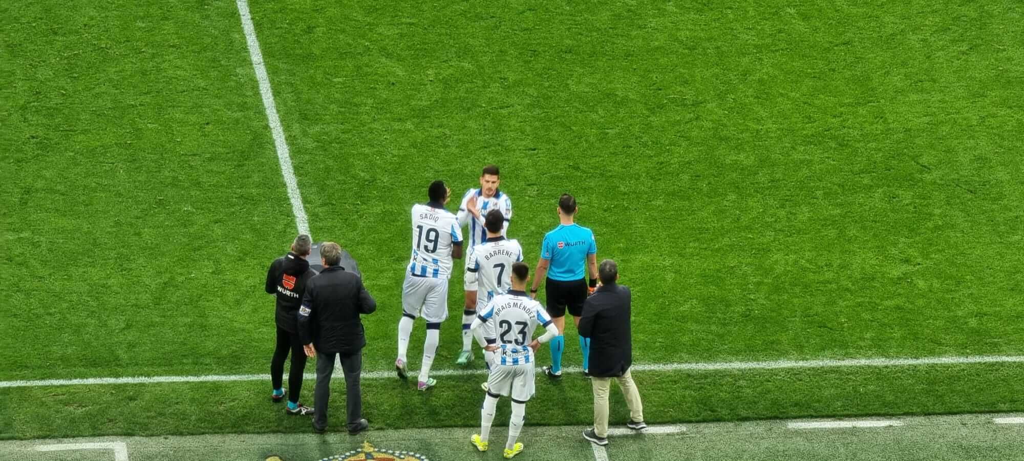 Sadiq Umar fue ovacionado por la grada al salir al campo contra Osasuna.