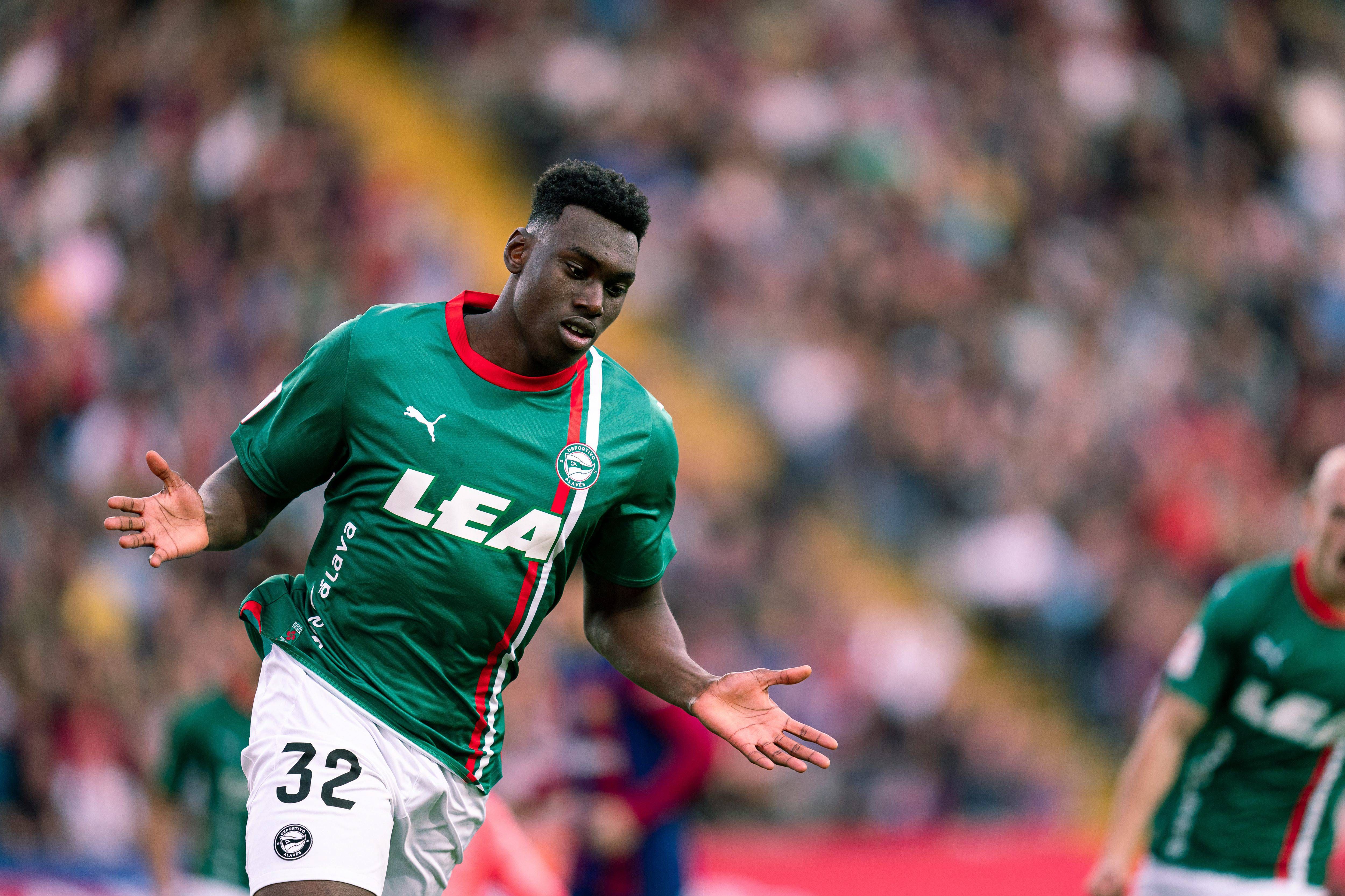  Samu Omorodion, celebrando un gol con el Alavés. (Fuente: Cordon Press)