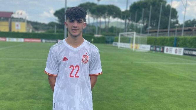 Samu Román, en una concentración con la selección.