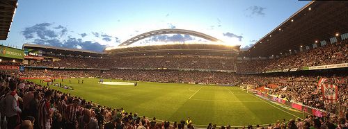 El viejo campo de San Mamés era una bombonera de resonancia athleticzale.