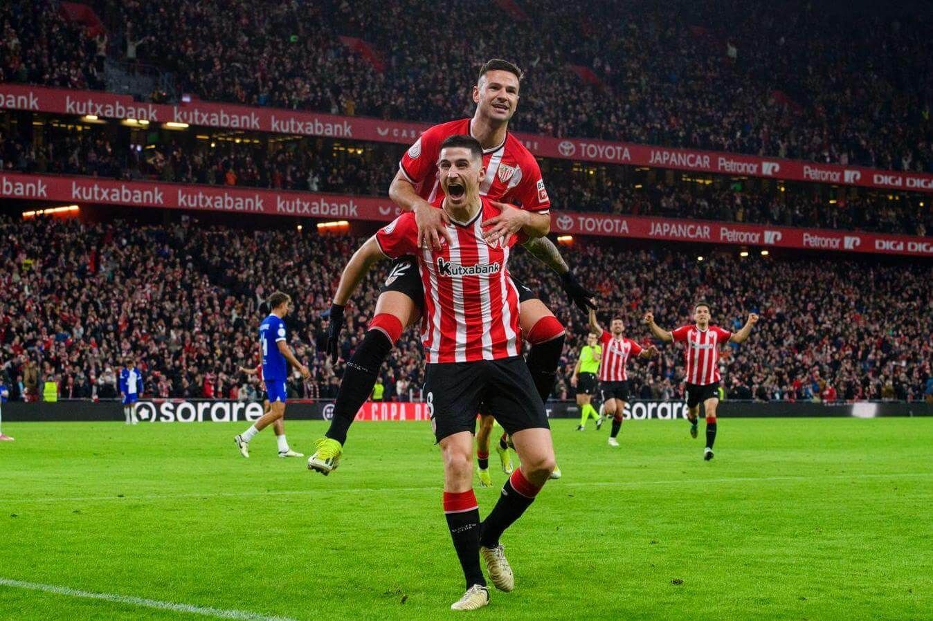  Oihan Sancet y Gorka Guruzeta, ante el Atlético en la semifinal de Copa ganada en San Mamés.