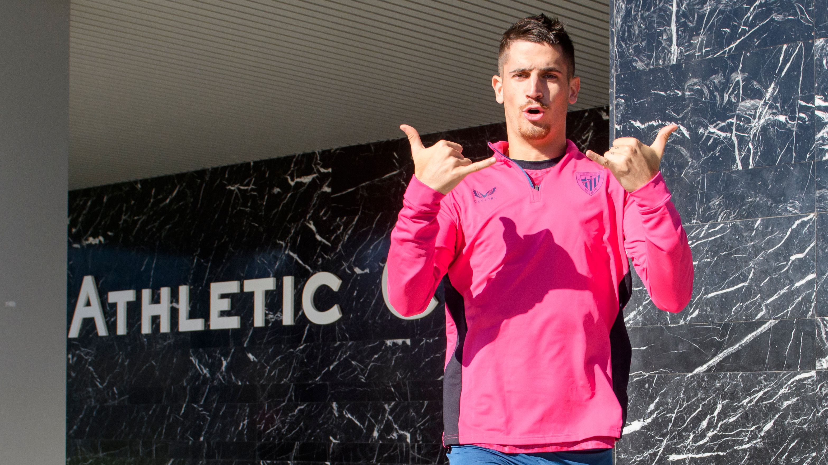  Ernesto Valverde tiene varios tocados en duda, pero recupera al 'Ciervo' Oihan Sancet el viernes ante el Almería.