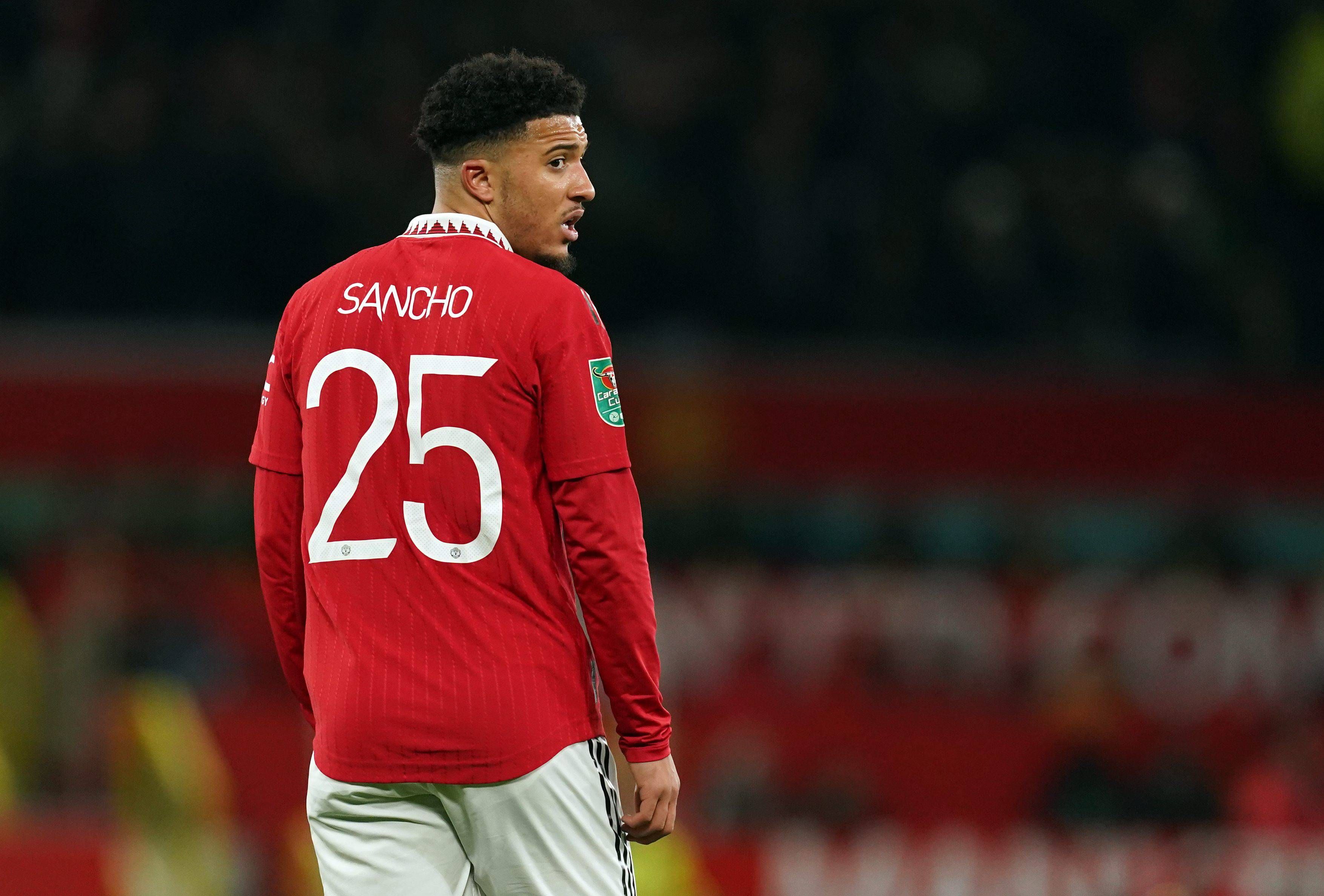 Jadon Sancho en el partido de Manchester United durante la semifinal de la Copa Carabao.