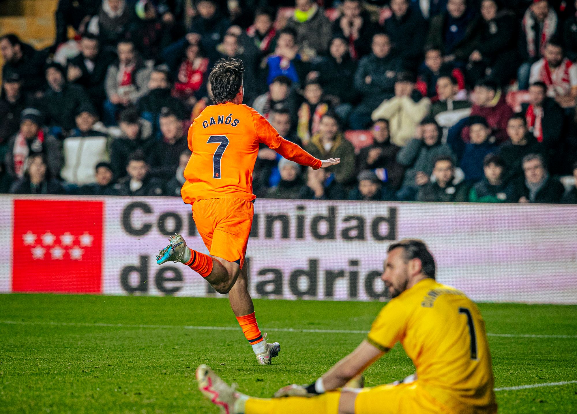  Sergi Canós celebra su gol al Rayo Vallecano.
