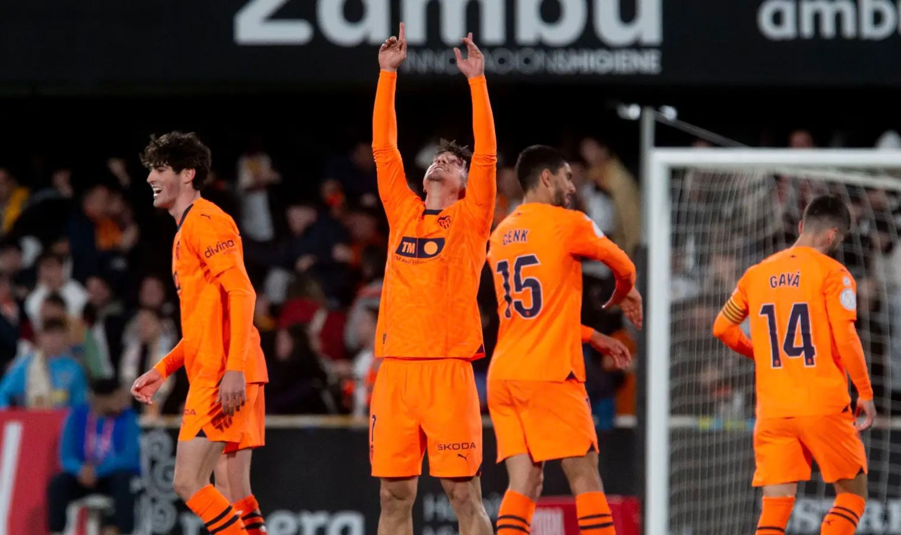 Sergi Canós celebra un gol