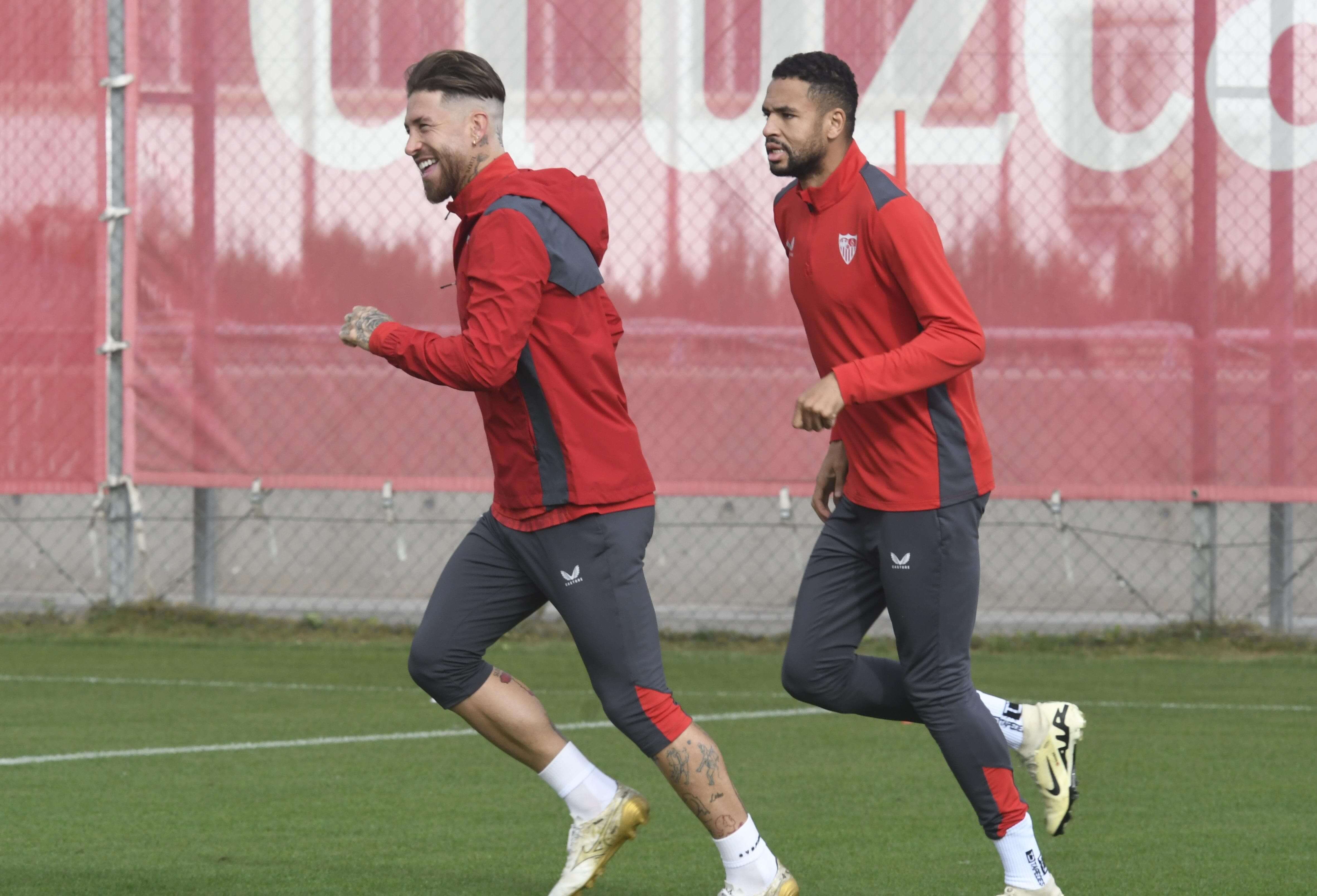 Sergio Ramos y En-Nesyri, en el entrenamiento.