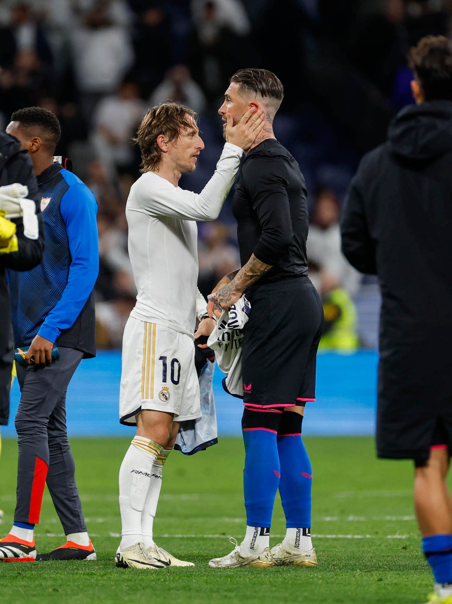  Sergio Ramos y Luka Modric se reencuentran tras el Real Madrid - Sevilla