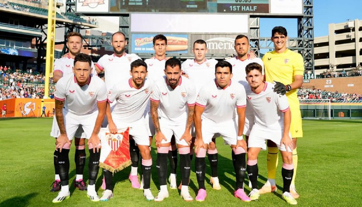 El once del Sevilla en el amistoso ante el Crystal Palace.