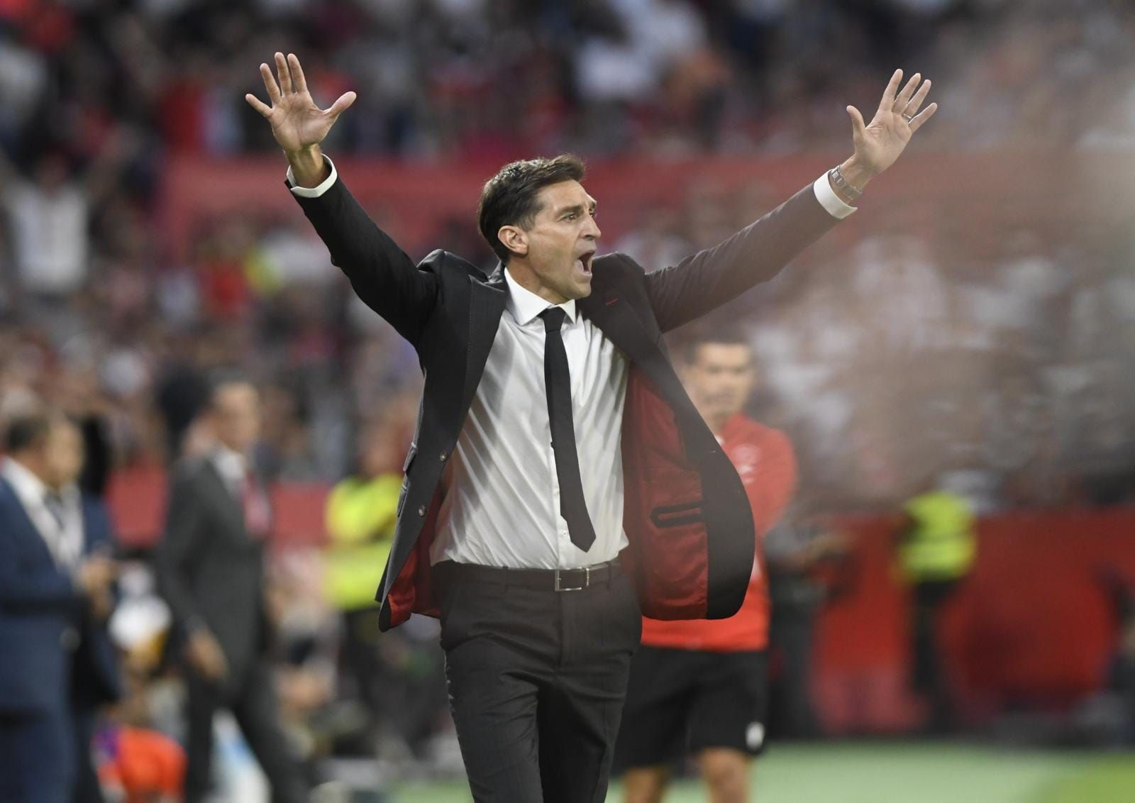  Diego Alonso, ante el Real Madrid.