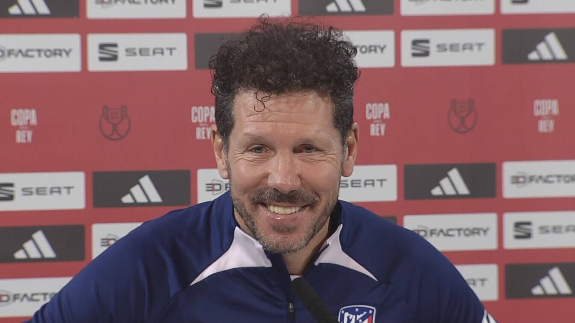 Simeone en rueda de prensa.