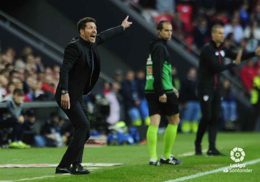El 'Cholo' Simeone durante un partido entre el Athletic Club y el Atlético de Madrid disputado en San Mamés.