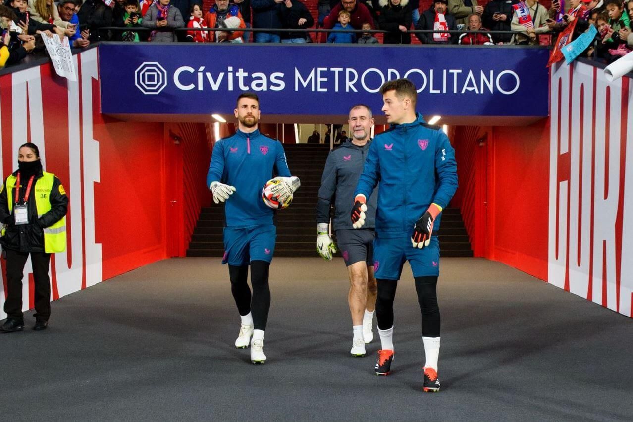 Julen Agirrezabala y Unai Simón, en Copa en el Metropolitano.