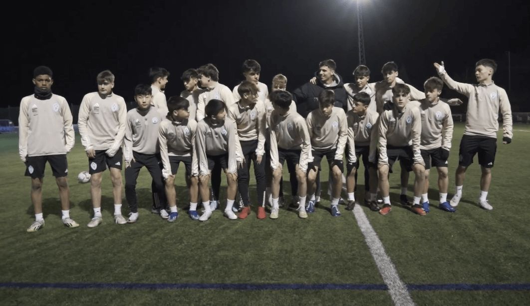  Gabri Veiga junto a canteranos en A Madroa.