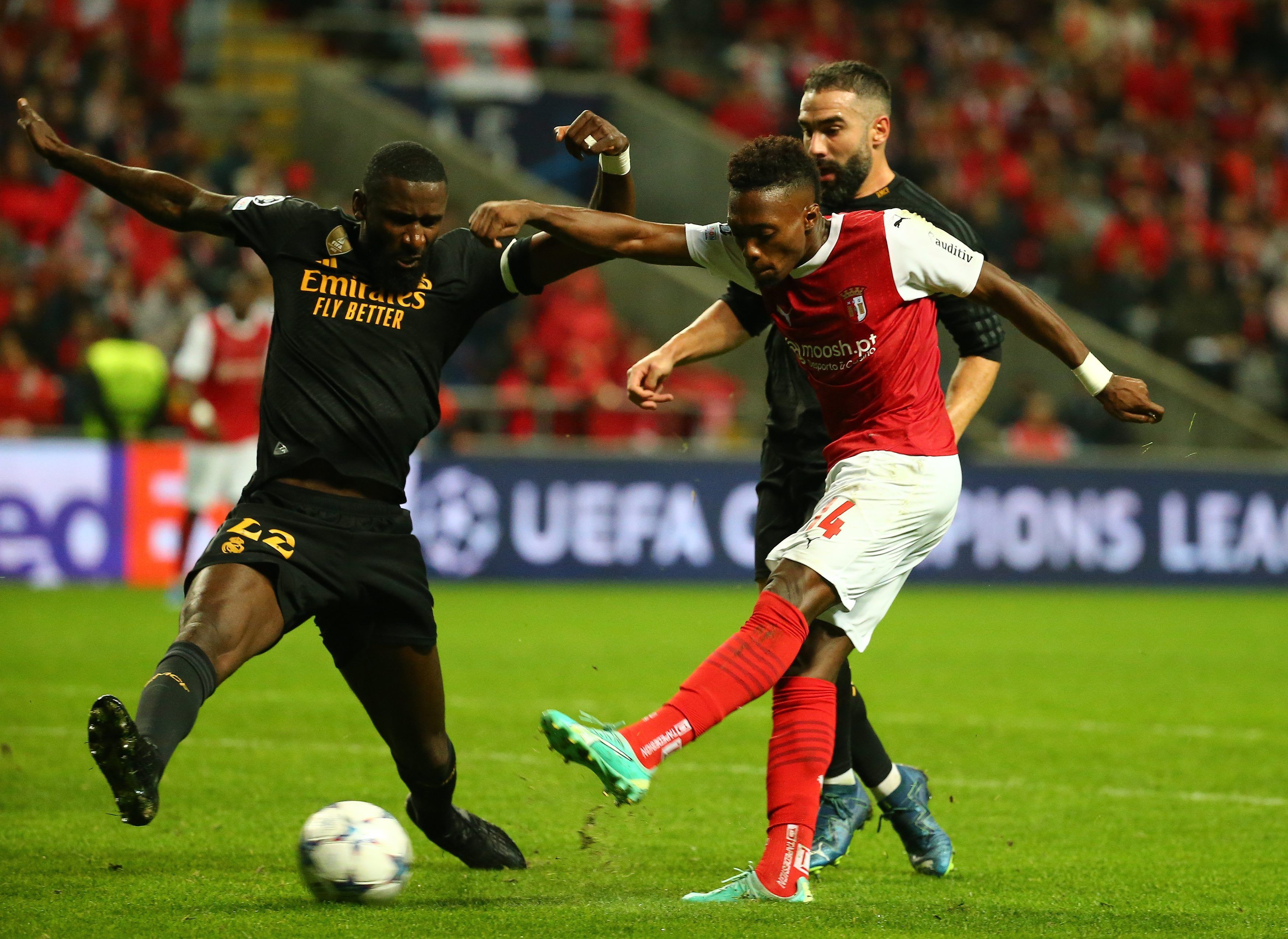  Álvaro Djaló, ante el Real Madrid en la UEFA Champions League.