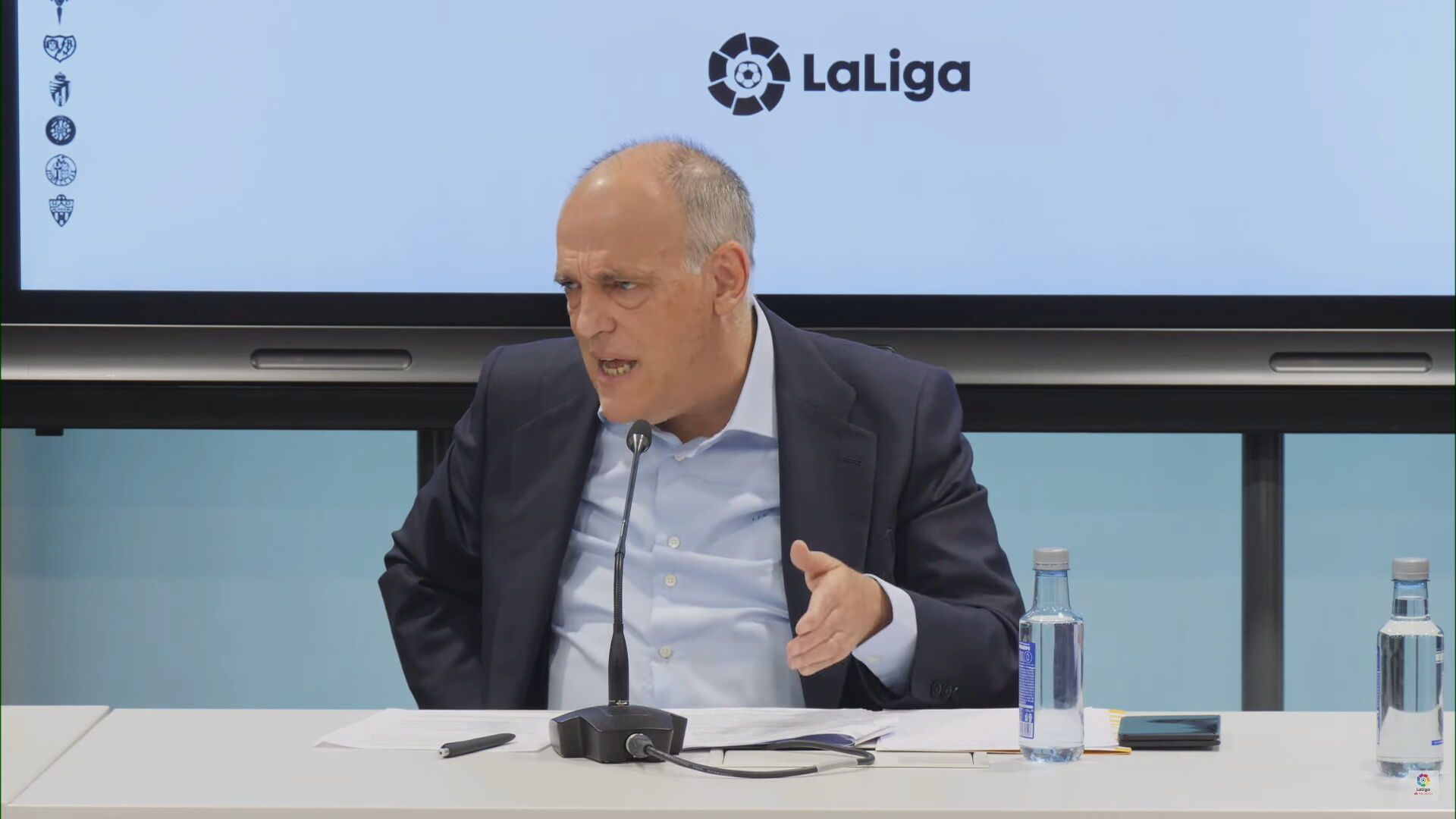  Tebas saca pecho por perseguir los insultos en los estadios: “Tuve que llevar escolta durante muc
