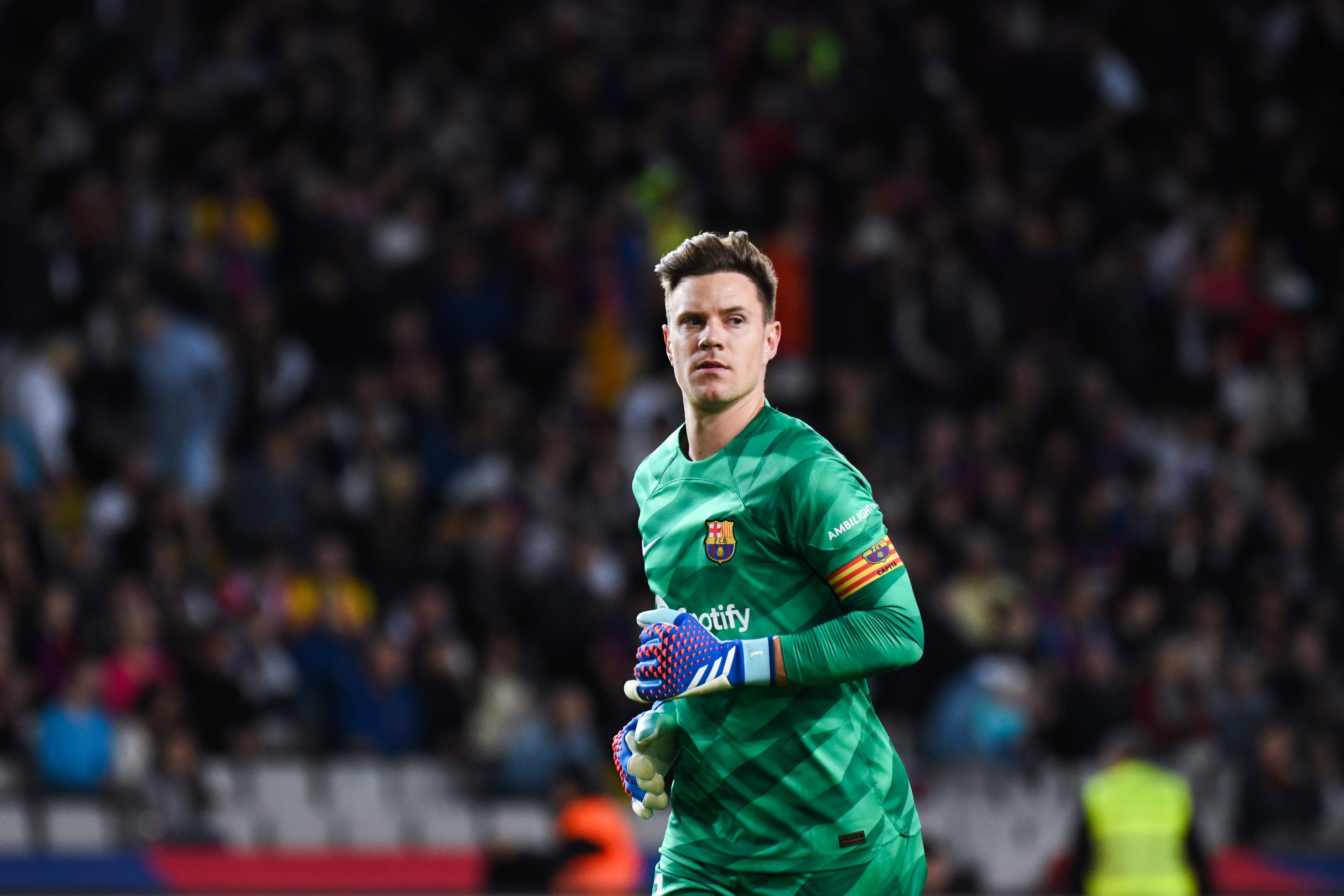  Ter Stegen luciendo el brazalete de capitán en el Barça-Athletic.