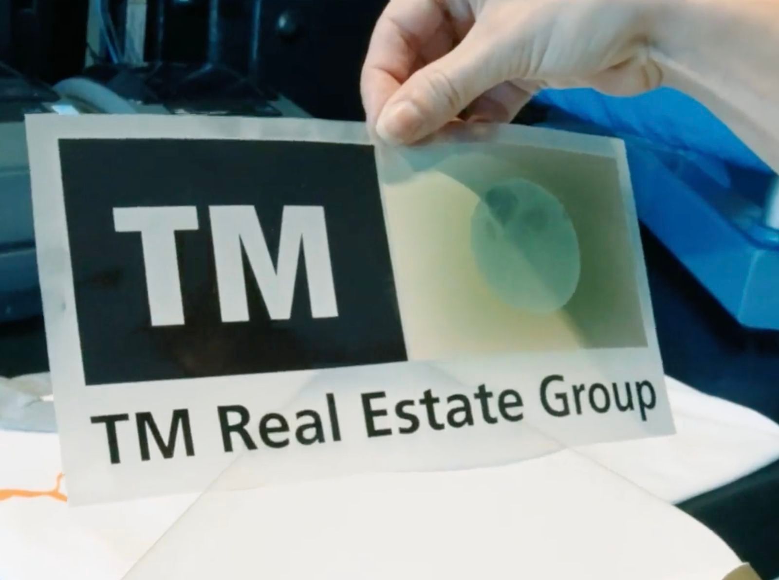  Este es el logo que aparecerá en la camiseta