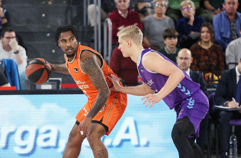  Triunfo coral del Valencia Basket en la primera visita al Zunder Palencia (77-101)