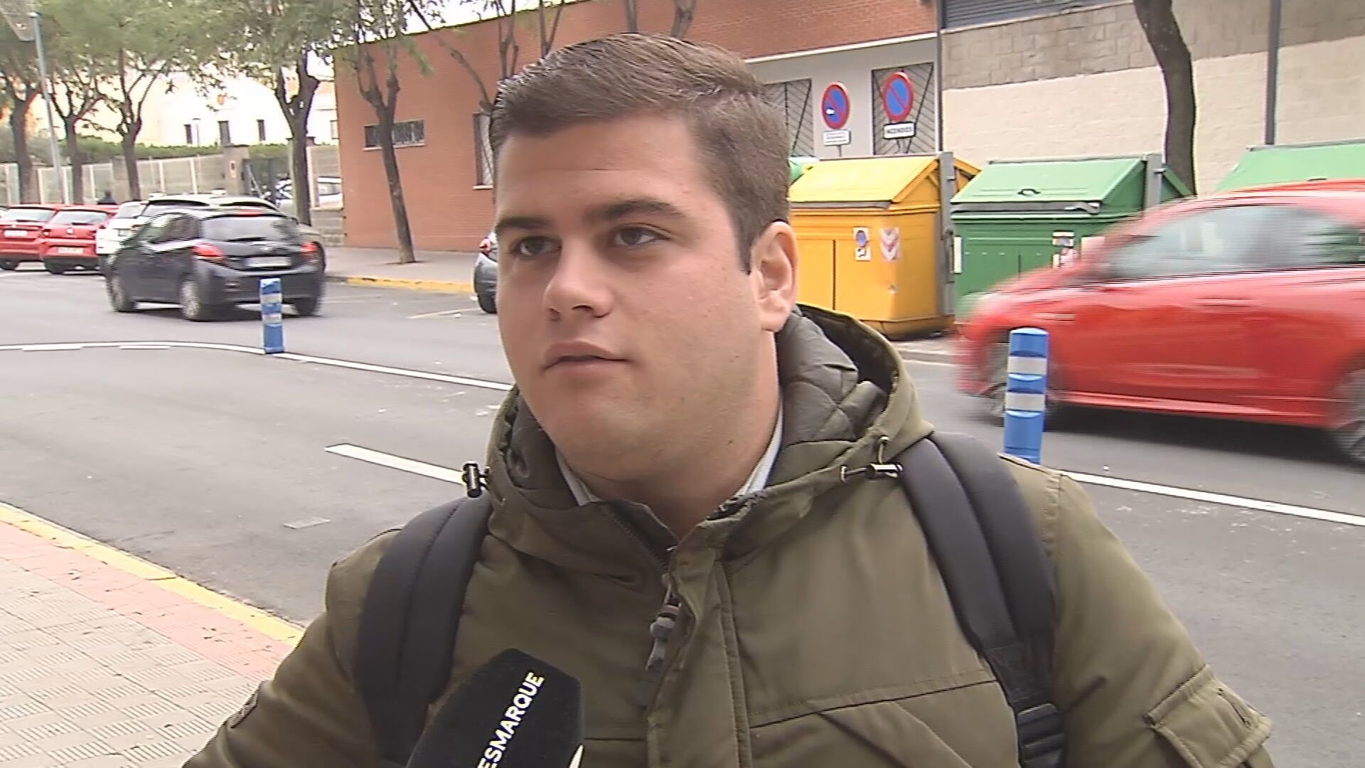  Un joven aficionado del Sevilla y su opinión sobre la situación del equipo.