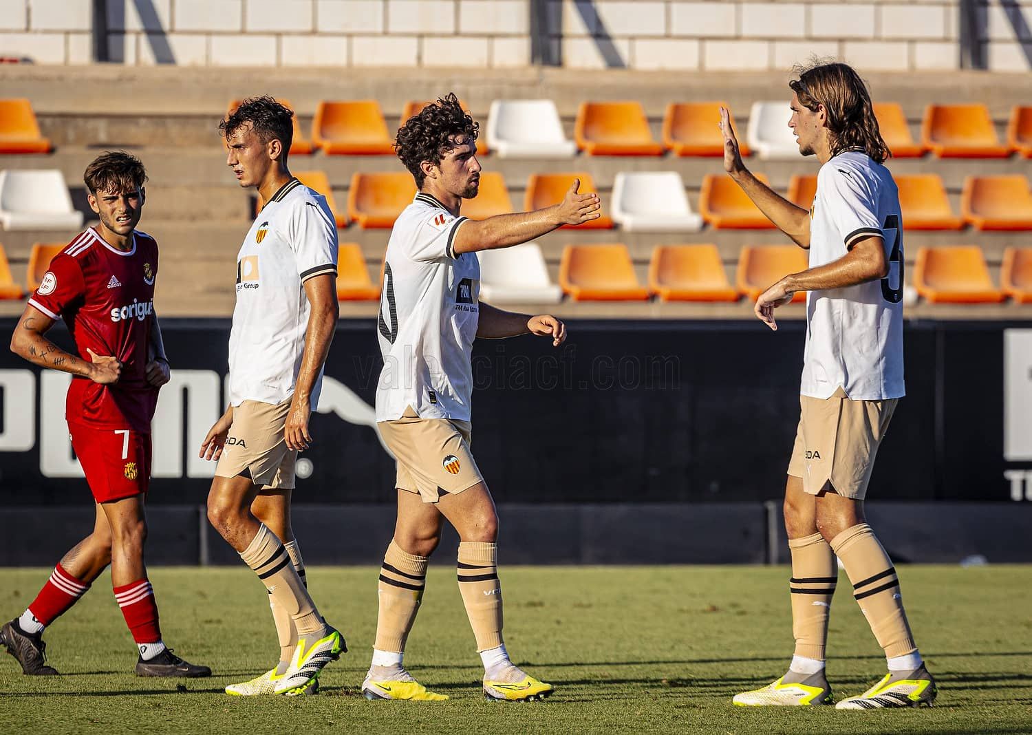  Los chavales, protagonistas en los amistosos