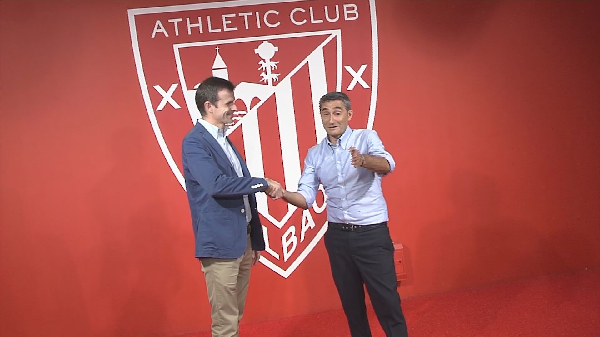 Ernesto Valverde, junto a Jon Uriarte, en su presentación.