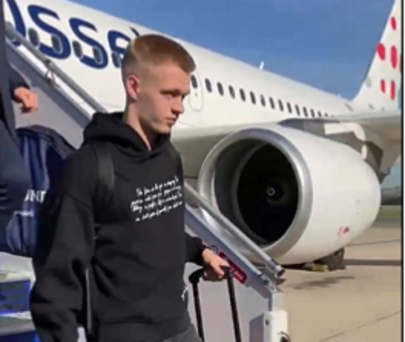 Vermeeren aterrizando en Madrid para cerrar su fichaje por el Atlético.