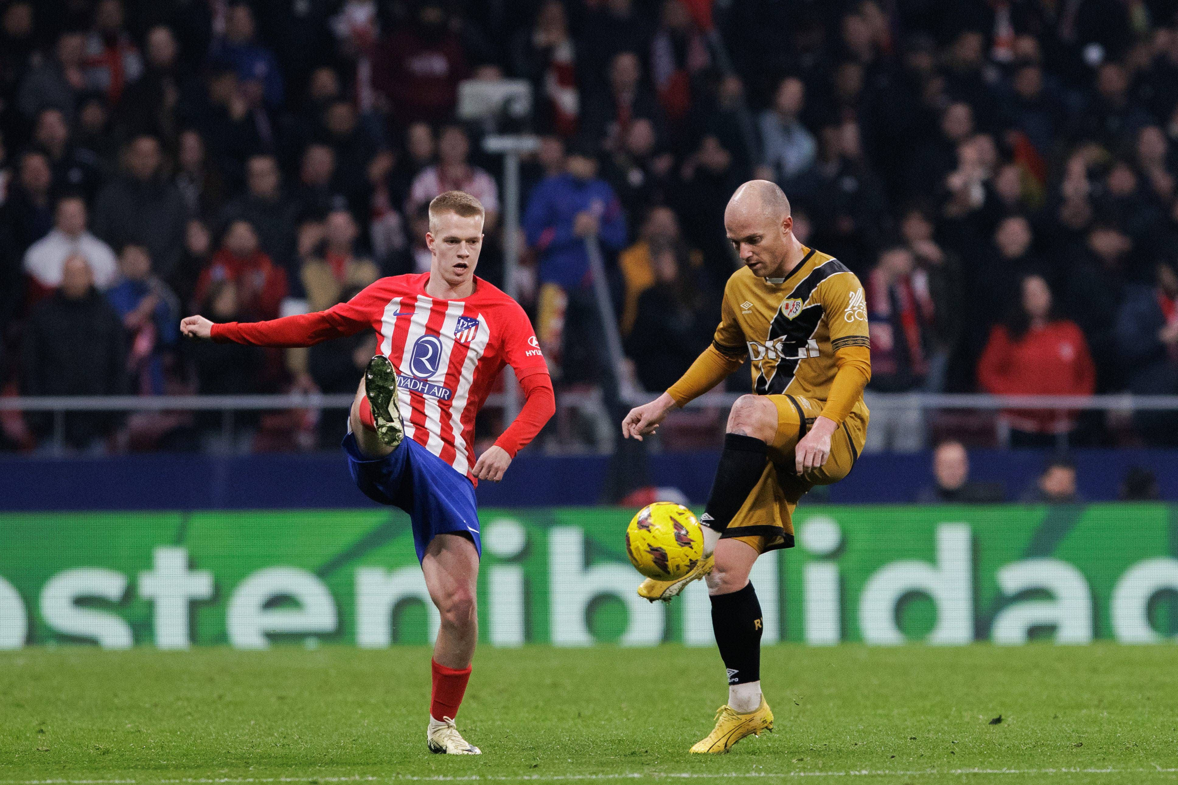  Vermeeren contra Isi Palazón en su debut en LaLiga EA Sports.