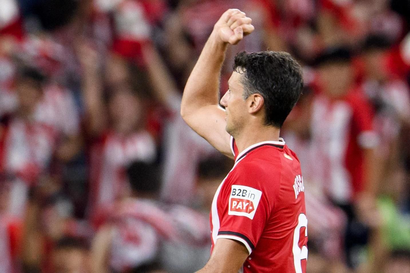  Doblete goleador de Mikel Vesga ante el Real Betis en San Mamés.