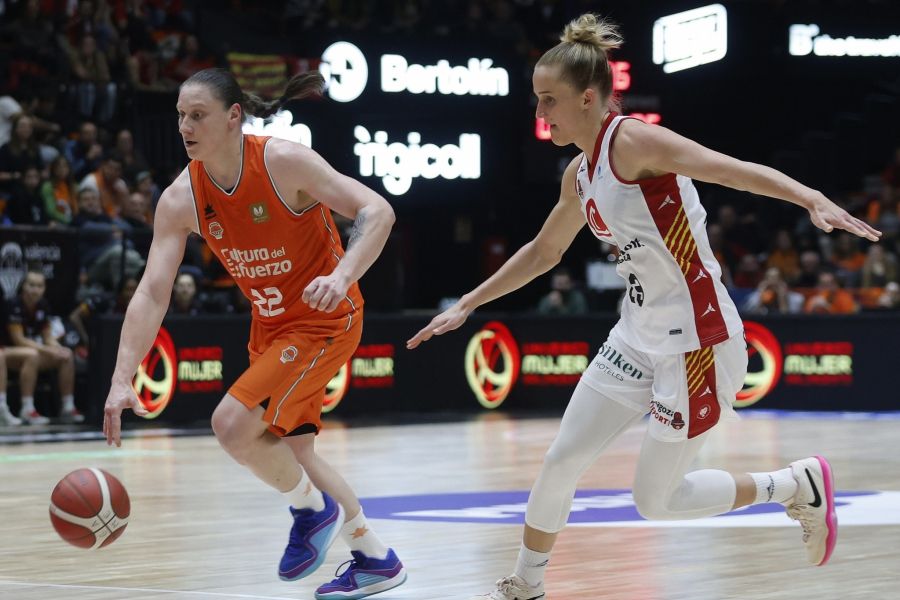 Victoria de Valencia Basket en la Fonteta ante Casademont Zaragoza