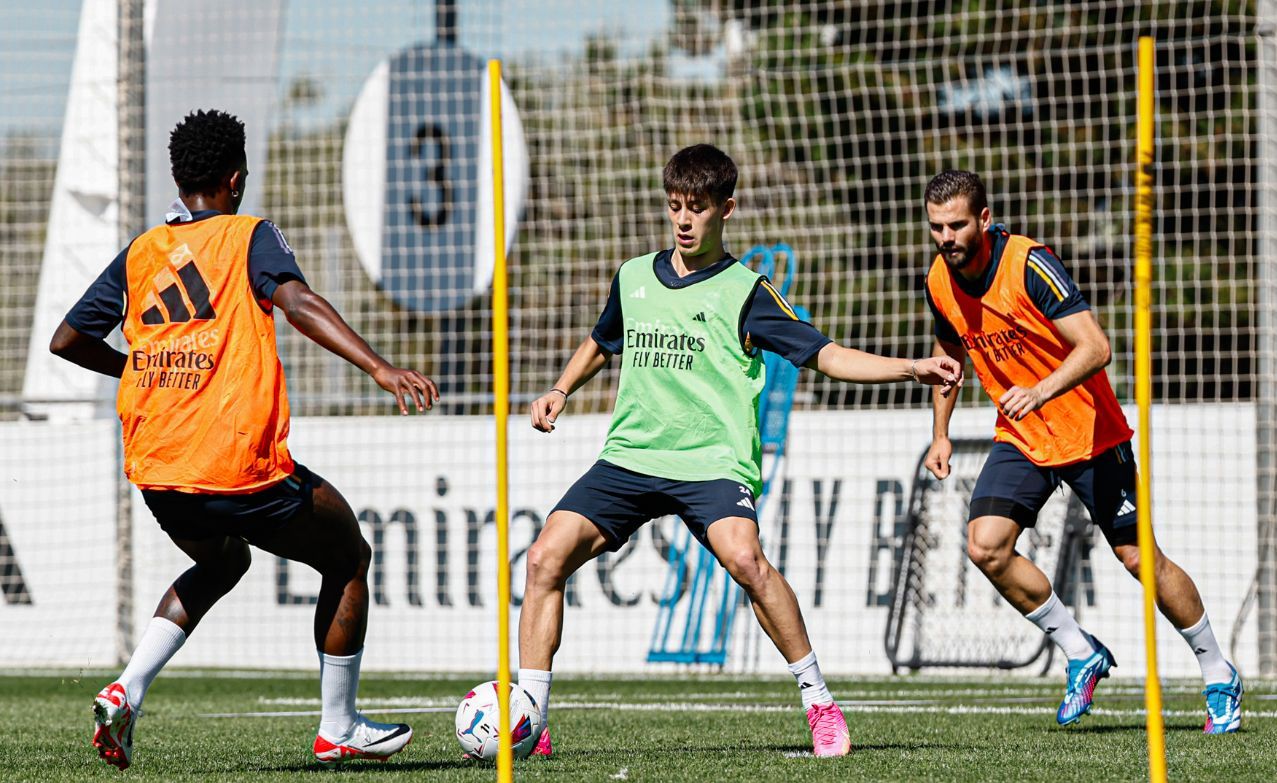  Vinicius, Güler y Nacho, en un entrenamiento del Real Madrid (FOTO: Real Madrid).