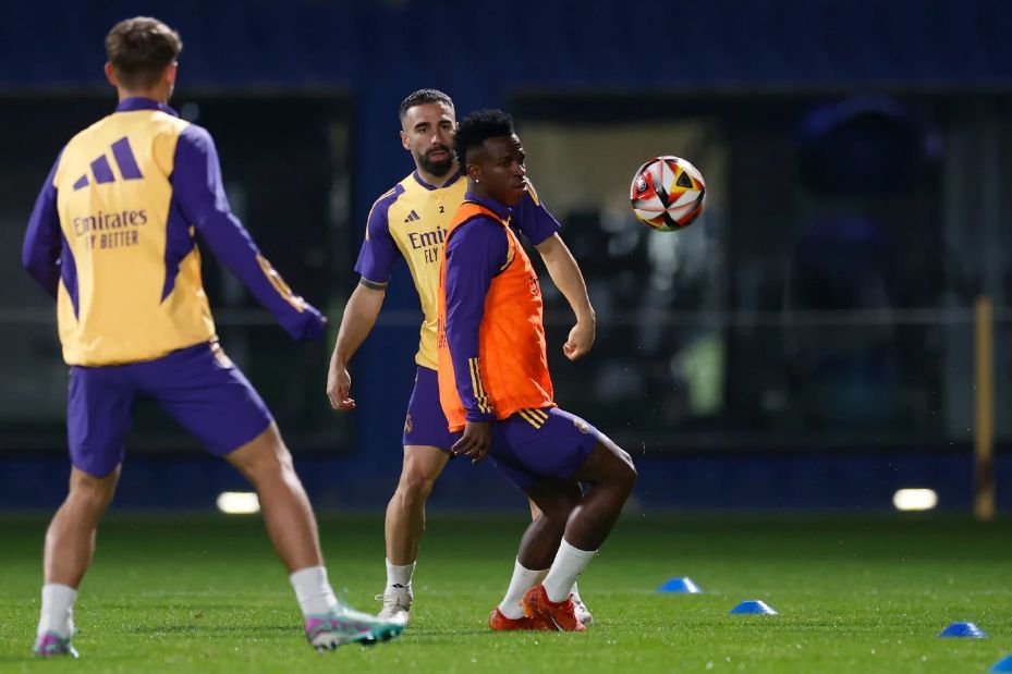 Vinicius Júnior se entrena con el Real Madrid en Riad para la Supercopa de España.