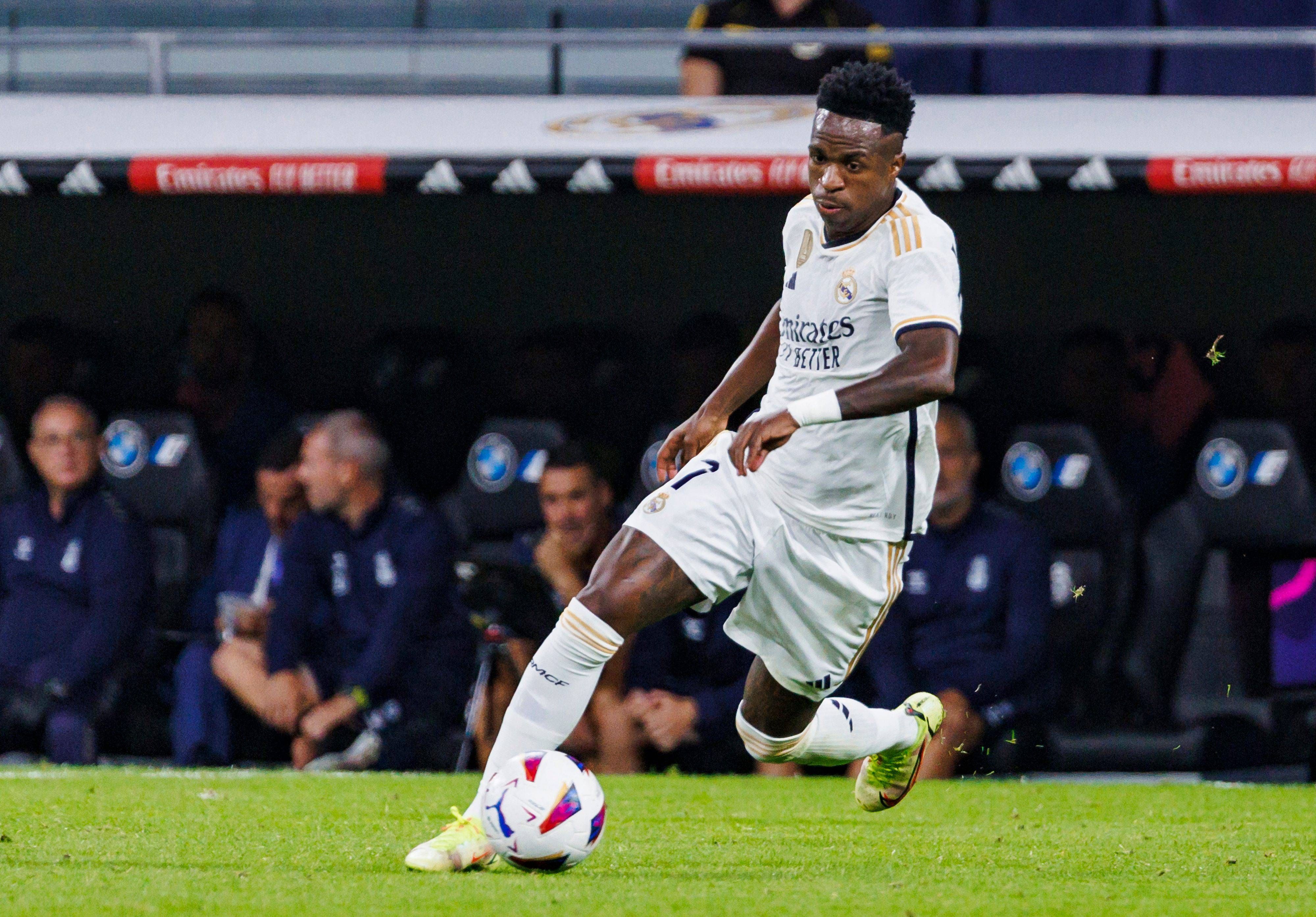  Vinicius Junior en acción durante el partido de LaLiga EA Sports entre el Real Madrid y Las Palmas