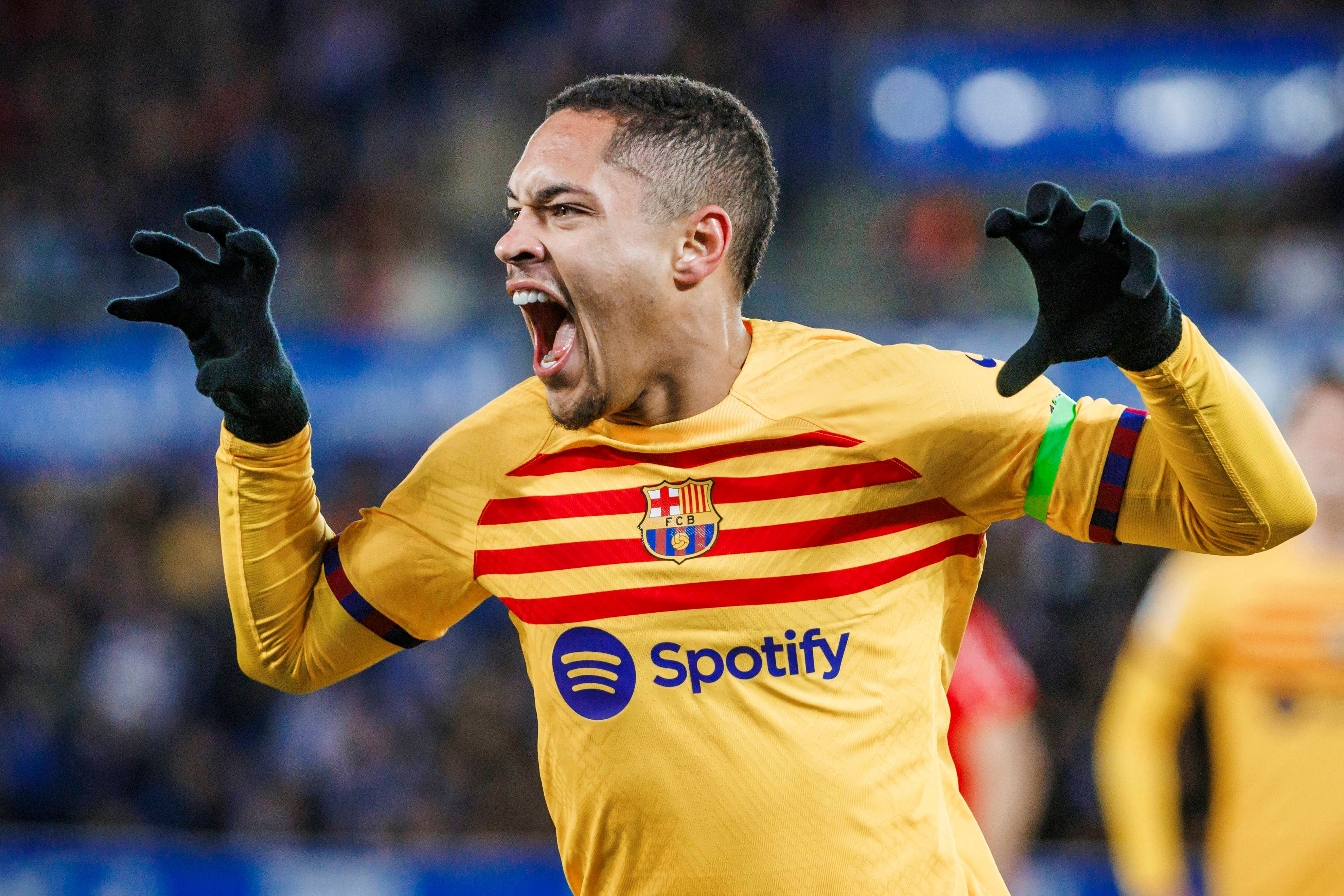  Vítor Roque celebra su gol en el Alavés-Barcelona.