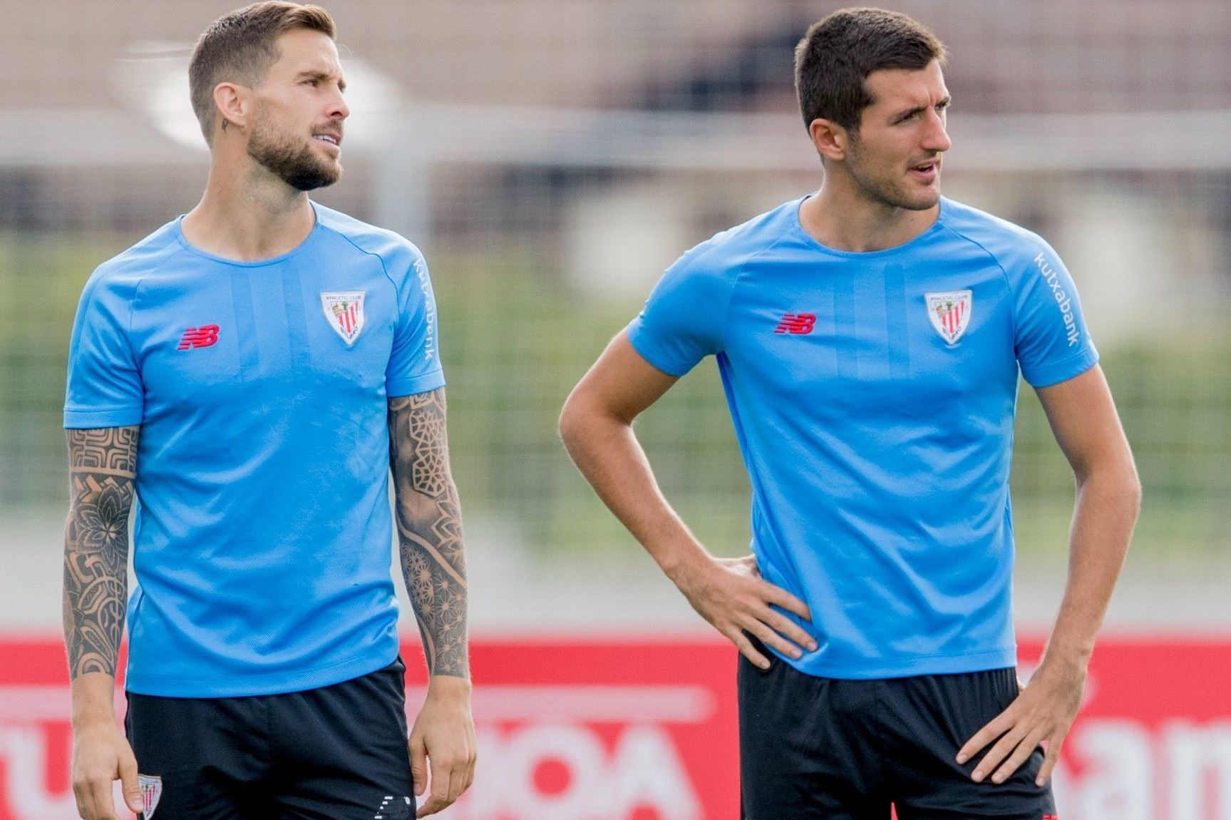  Problemas con los centrales: Iñigo Martínez junto a un Dani Vivian que sigue lesionado.