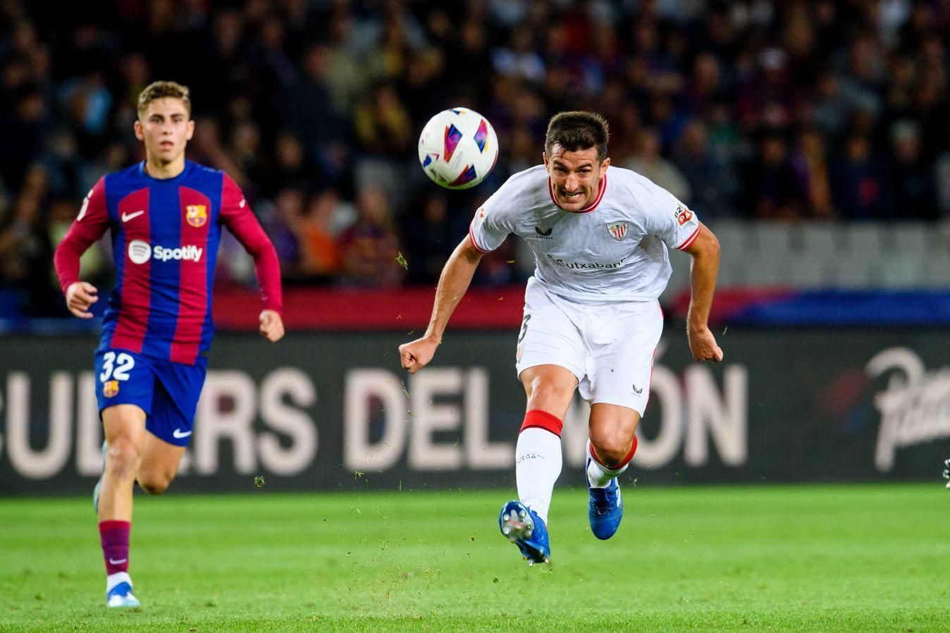  Dani Vivian en el Camp Nou ante el Barça.