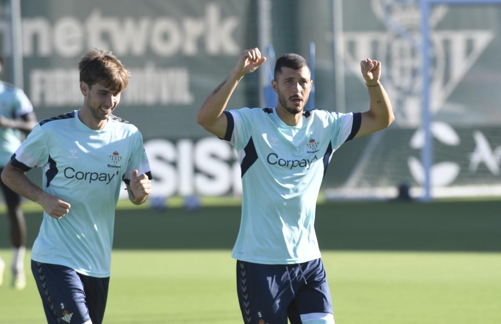  Guido y Miranda, en un entrenamiento con el Betis.